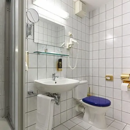 Parkhotel ميرانه