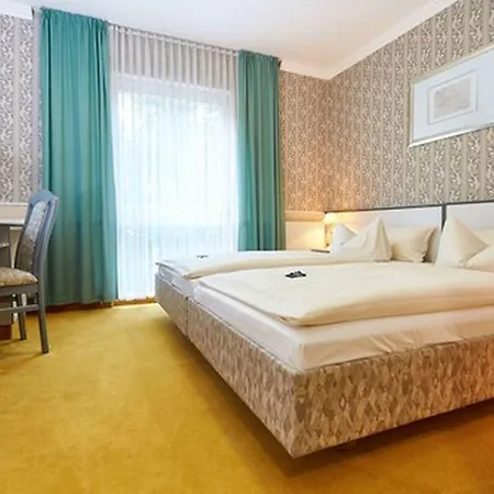 Parkhotel فندق 4*