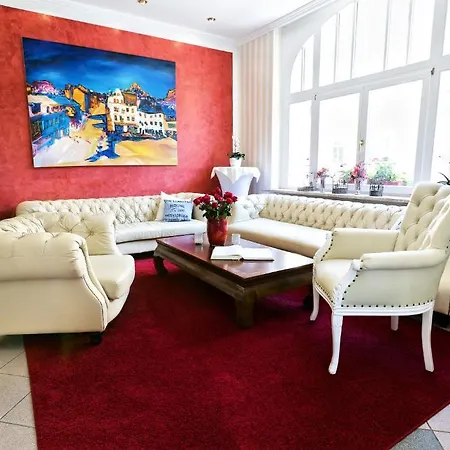 Parkhotel فندق 4*