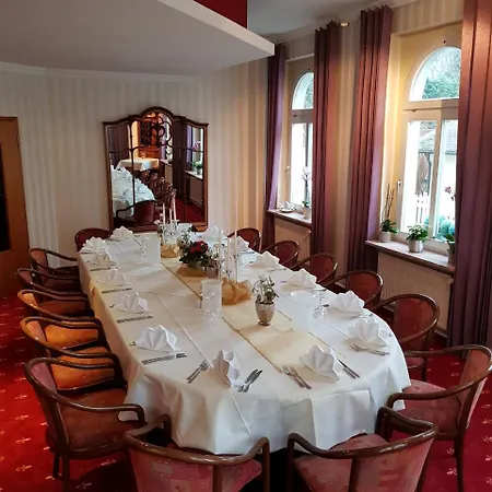 Parkhotel فندق 4*