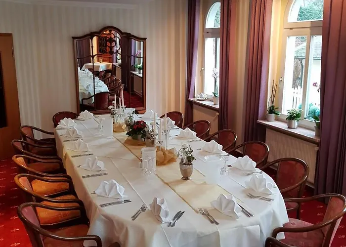 Parkhotel ホテル 4*